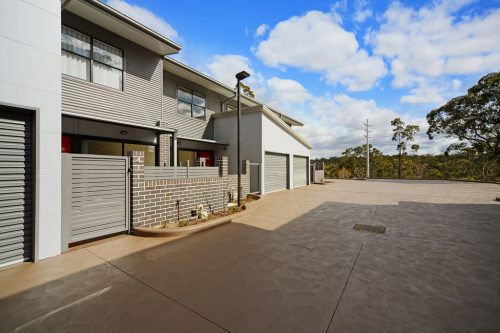 001_open2view_id371461-427-429_princes_hwy_bomaderry